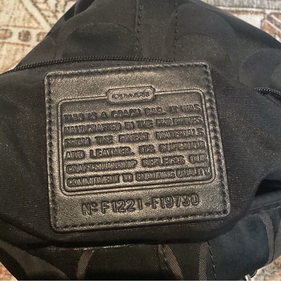 Coach Signature Chain Crossbody Black F19730 - Picture 8 of 8